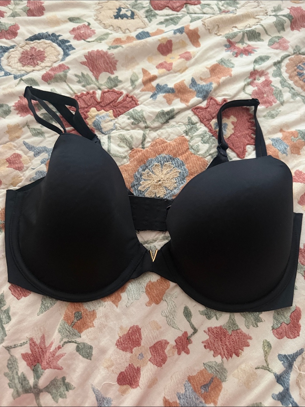 Victoria's Secret Black Molded Push-Up Bra with V Accent